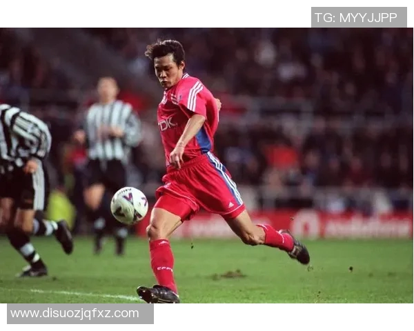 荷兰长发足球明星的传奇故事与场上风采揭秘