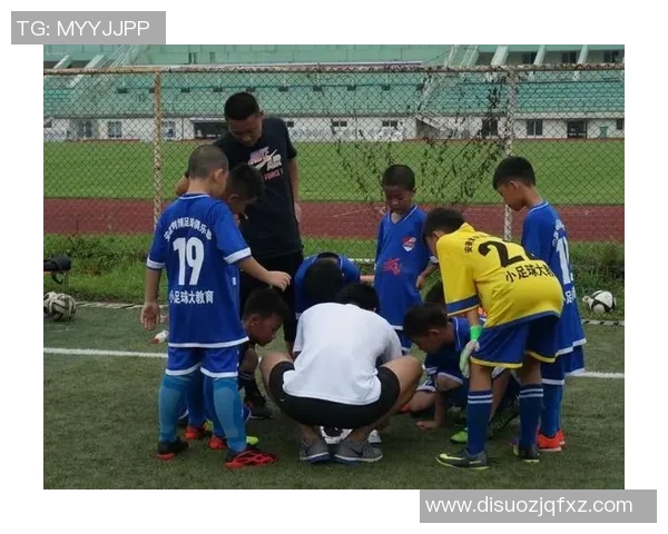 足球明星转头瞬间的精彩捕捉与背后故事揭秘